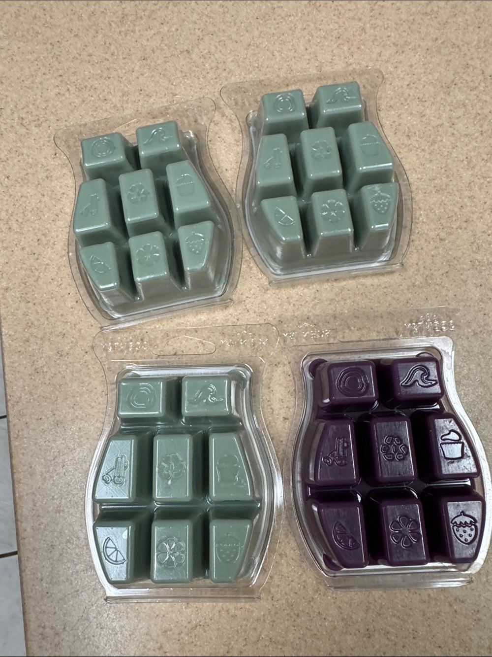 Scentsy Wax Bar mixed lot Snowflakes & Sage Black Raspberry Vanilla - Picture 2 of 4